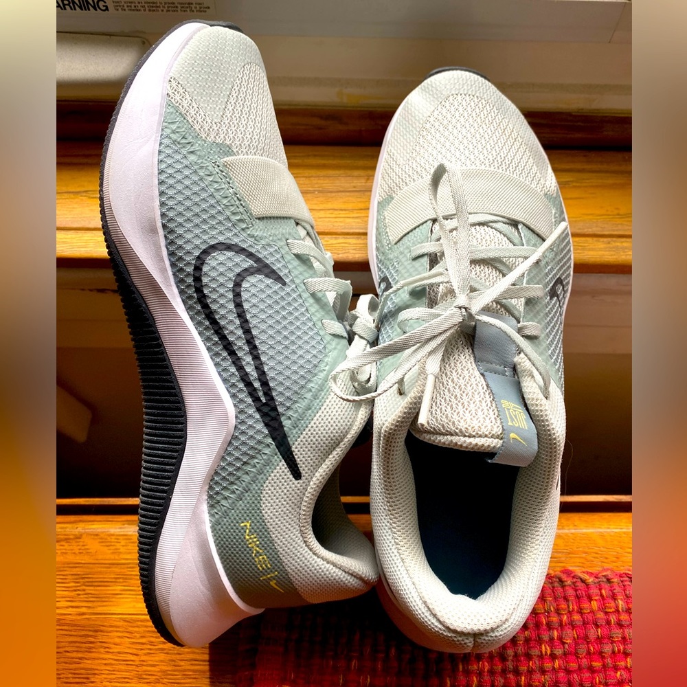 Nike MC Trainer 2 - women’s size 9